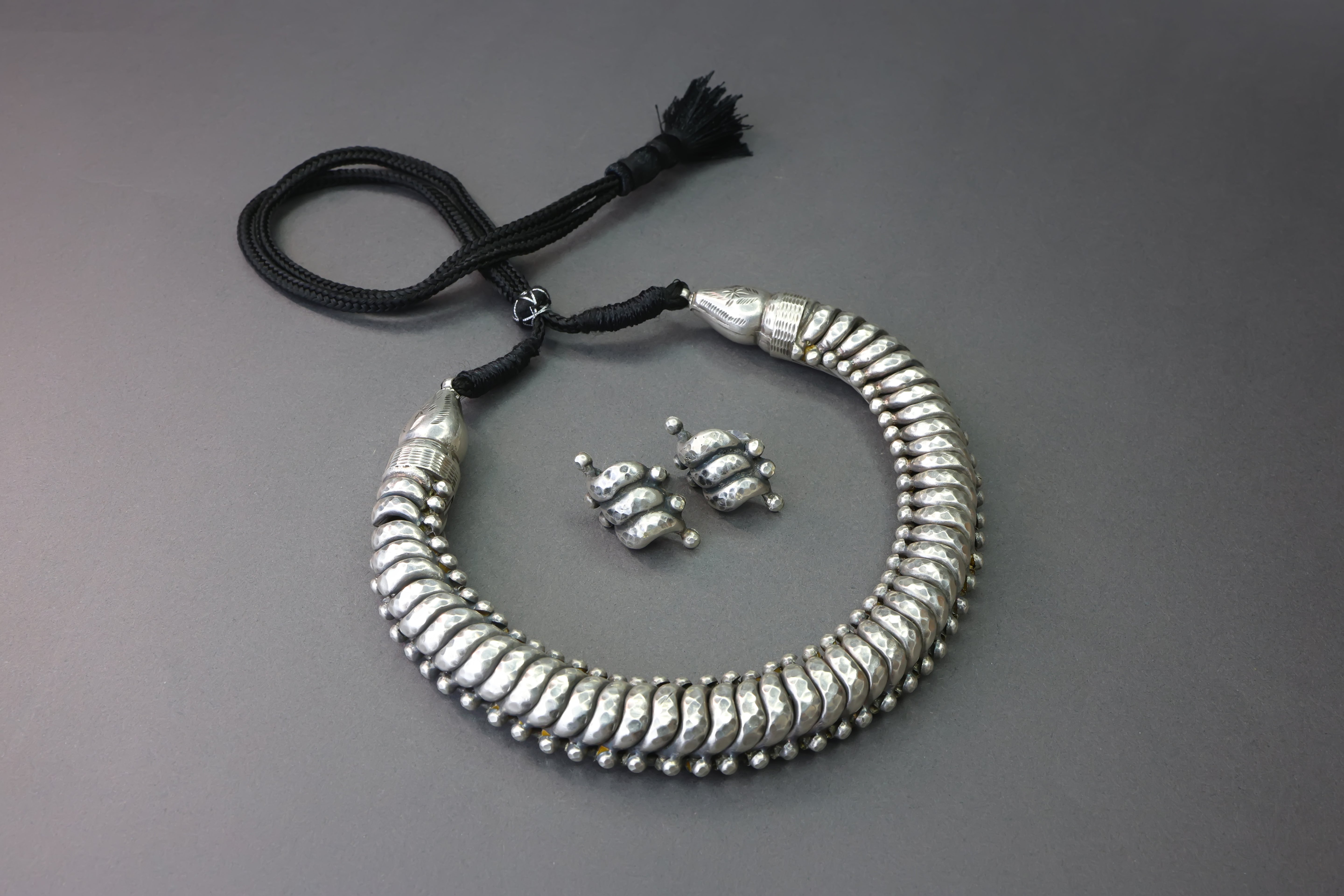SILVER SHINDESHAHI NECKLACE
